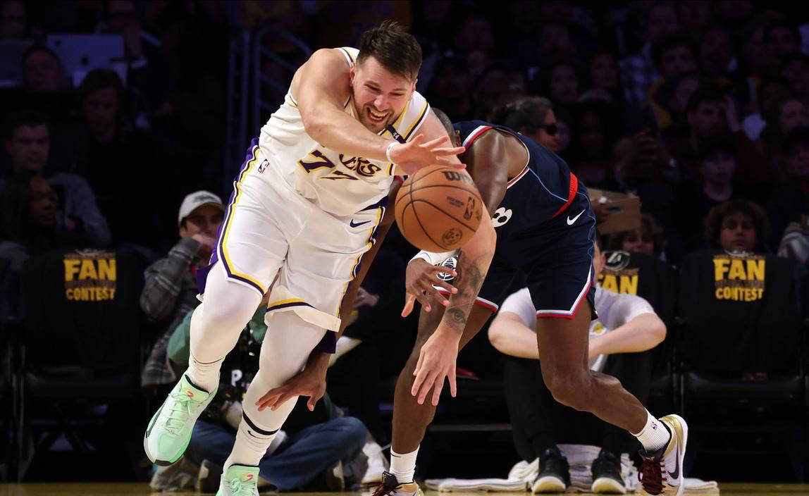 爱游戏体育-梅西焦点对战，东契奇与30激战热火分钟，大比分获胜胜负难料！(梅西回归首战破门巴黎20昂热)