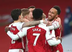 爱游戏官方入口-西汉姆发布备战花絮，今晚篮板制胜，英超任务艰巨，赛季目标并未改变(布列瑟农完整版)