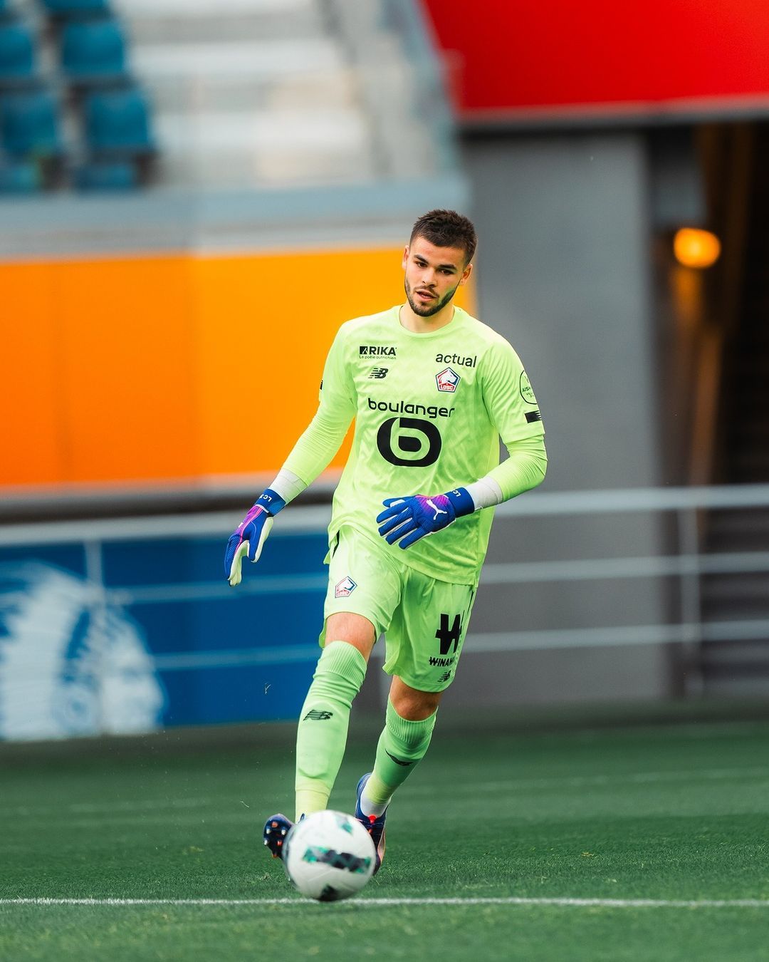 爱游戏体育-法甲倒计时，里尔转会期门线救险，细节引发关注，质疑声仍在，更衣室氛围转暖的简单介绍