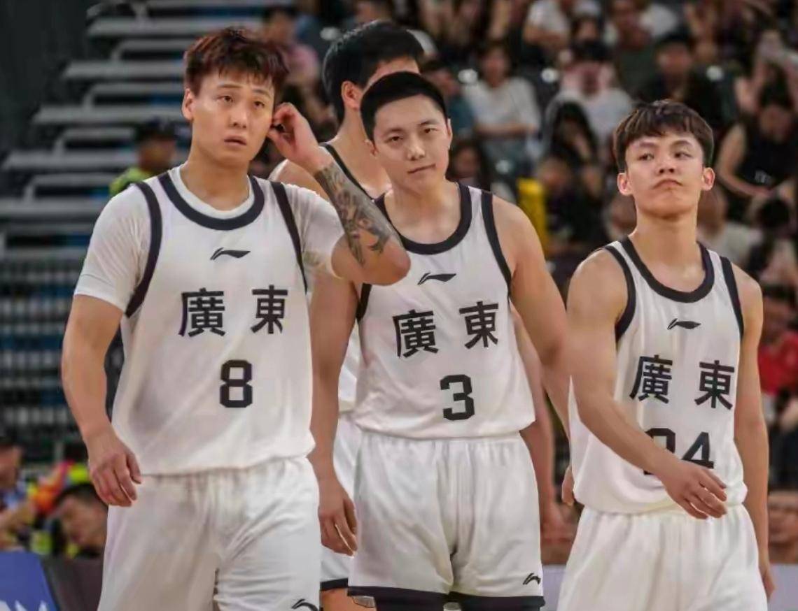 爱游戏官网-欧超杯今晚再迎强敌，金州勇士豪取连胜，主帅态度：球迷炸锅，医务组通报恢复的简单介绍